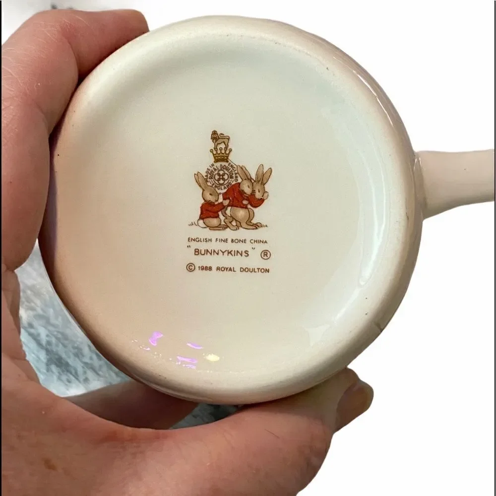 Royal Doulton Bunnykins 1988 bath scene cup